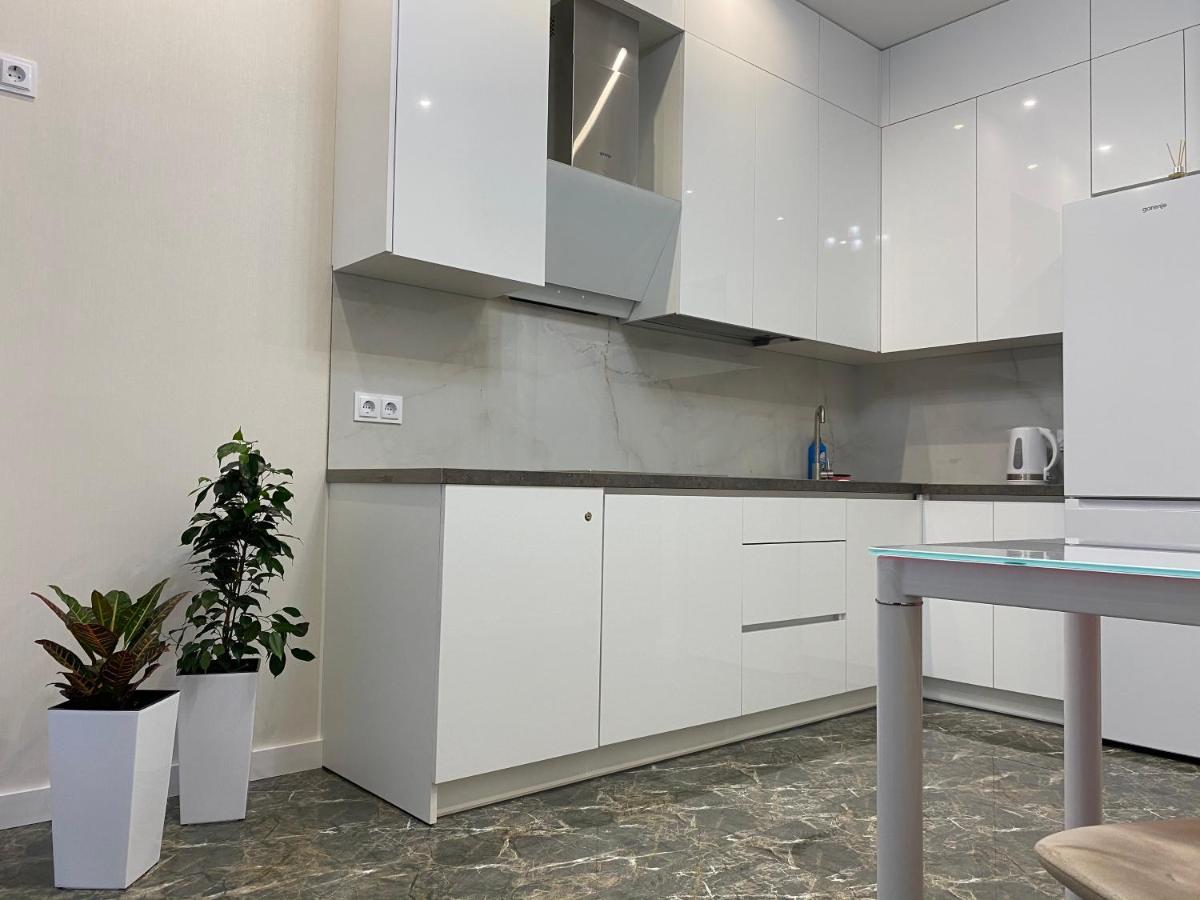 Люкс Апартаменти В Жк Театральному.Центр Міста Rivne Exterior photo